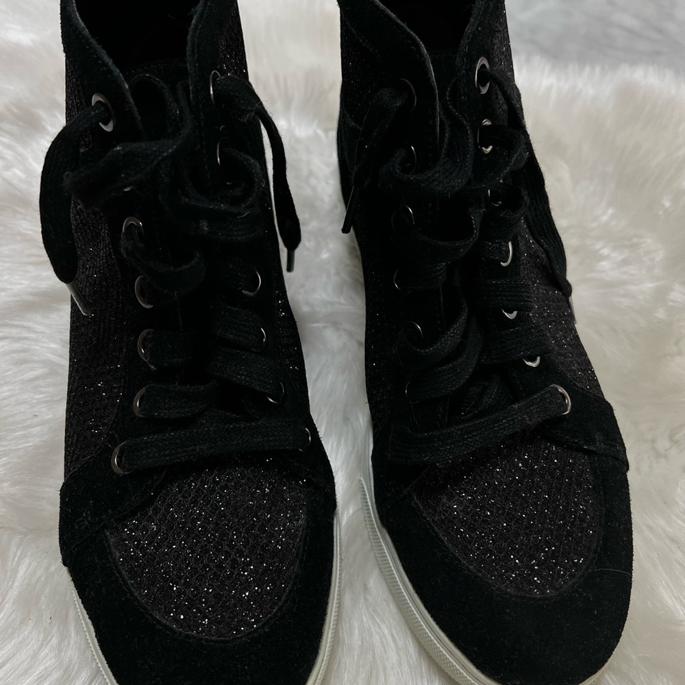 Enzo angiolini high top sparkly black sneaker. Never worn size 8